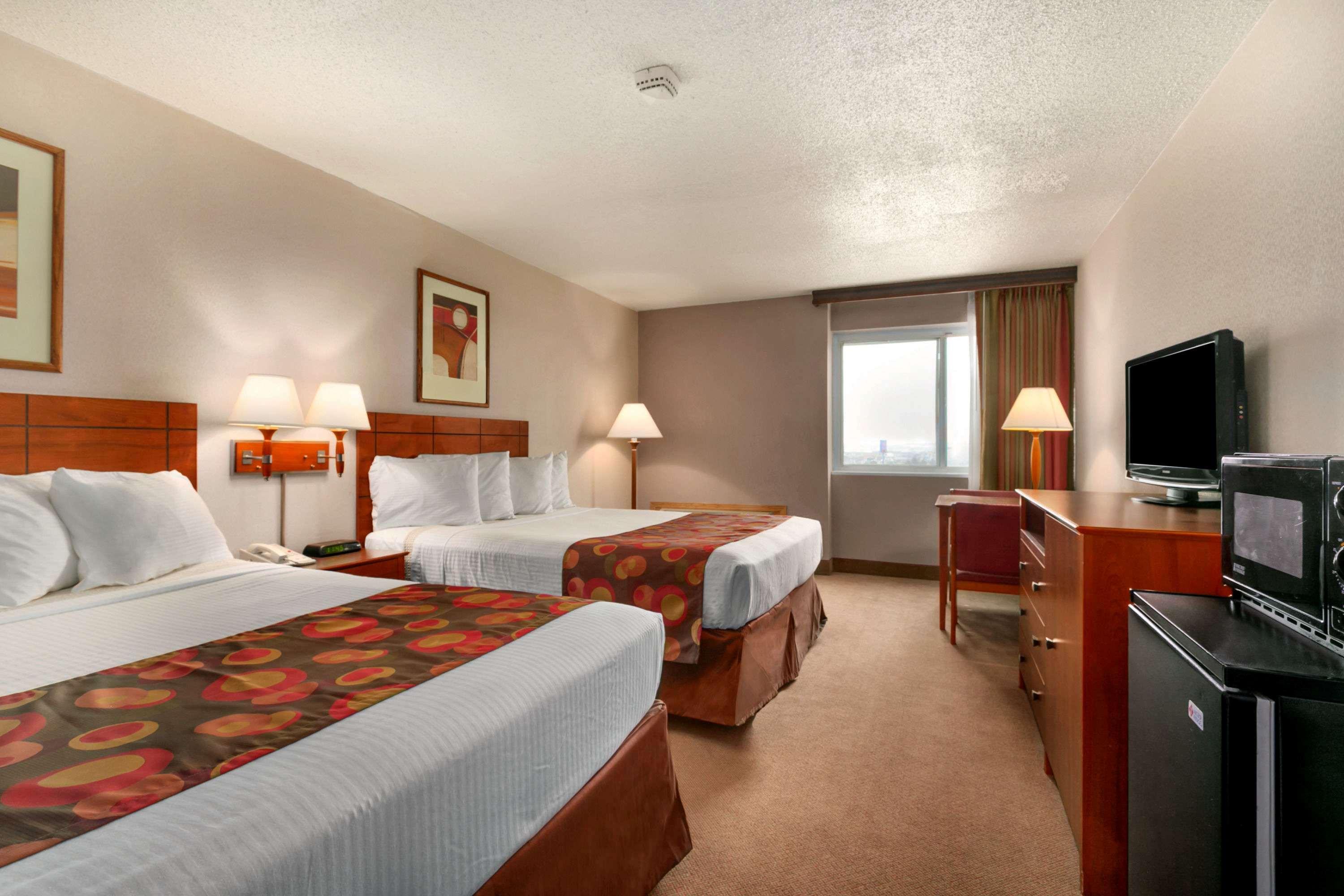 Ramada By Wyndham Bismarck Hotel Kültér fotó
