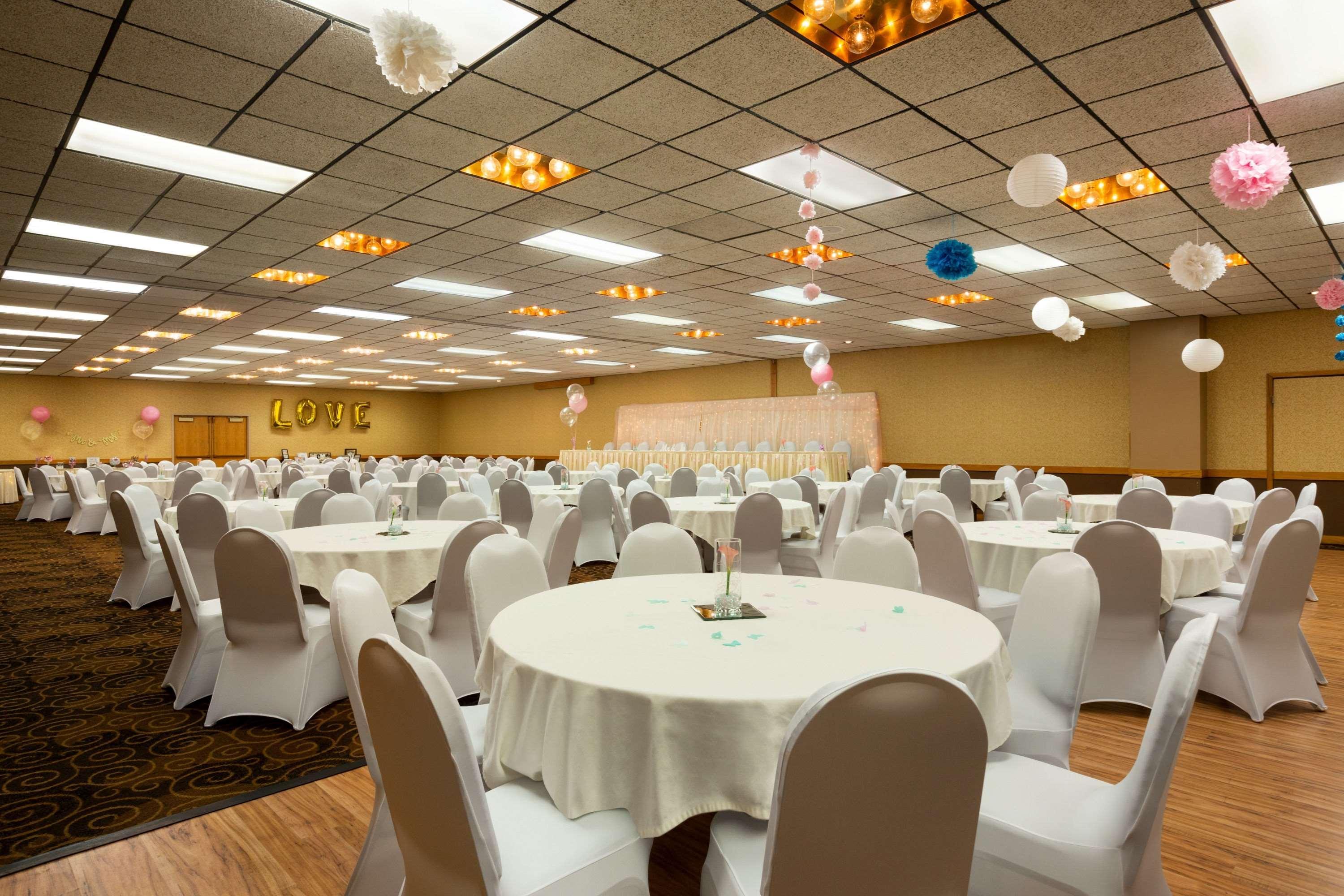 Ramada By Wyndham Bismarck Hotel Kültér fotó